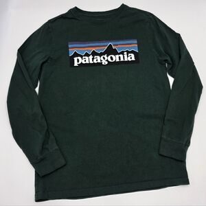 Patagonia kids' green long-sleeved tee size M